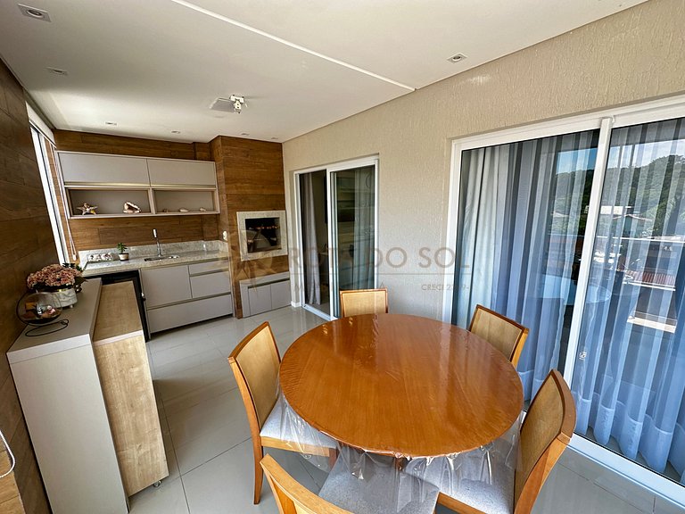 Sua Melhor Estadia em Bombinhas! Cobertura para 8 pessoas.