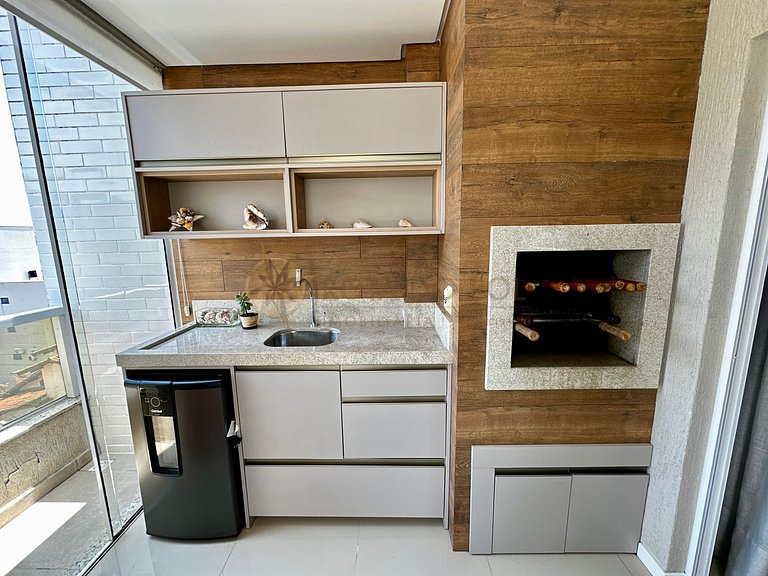 Sua Melhor Estadia em Bombinhas! Cobertura para 8 pessoas.