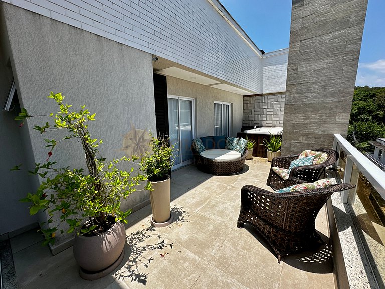 Sua Melhor Estadia em Bombinhas! Cobertura para 8 pessoas.