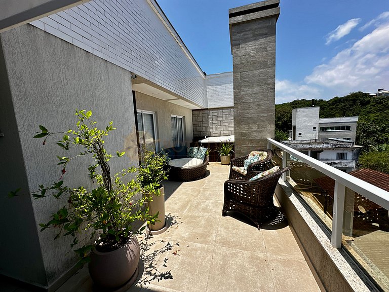 Sua Melhor Estadia em Bombinhas! Cobertura para 8 pessoas.