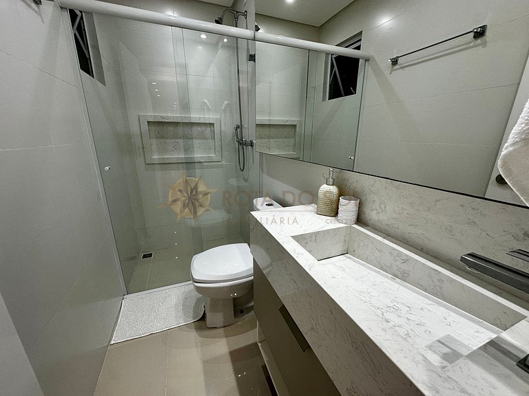 Sua Melhor Estadia em Bombinhas! Cobertura para 8 pessoas.