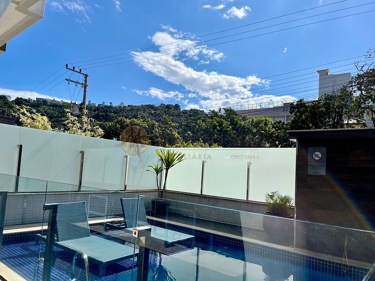 Exclusiva Cobertura Duplex a Poucos metros do Mar em SC