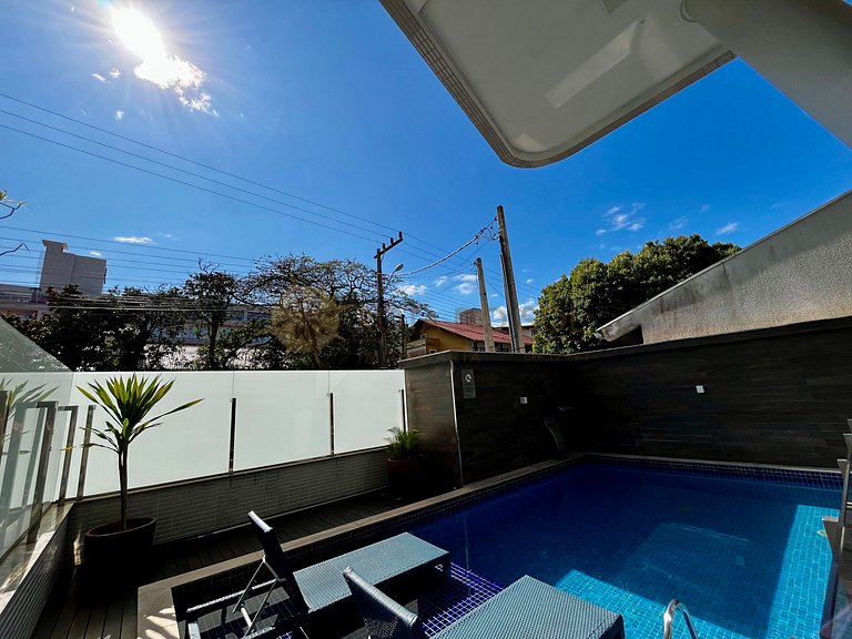 Exclusiva Cobertura Duplex a Poucos metros do Mar em SC