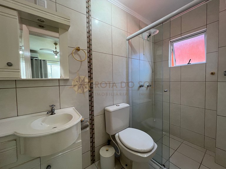 Imóvel com diária econômica na praia de Bombinhas.