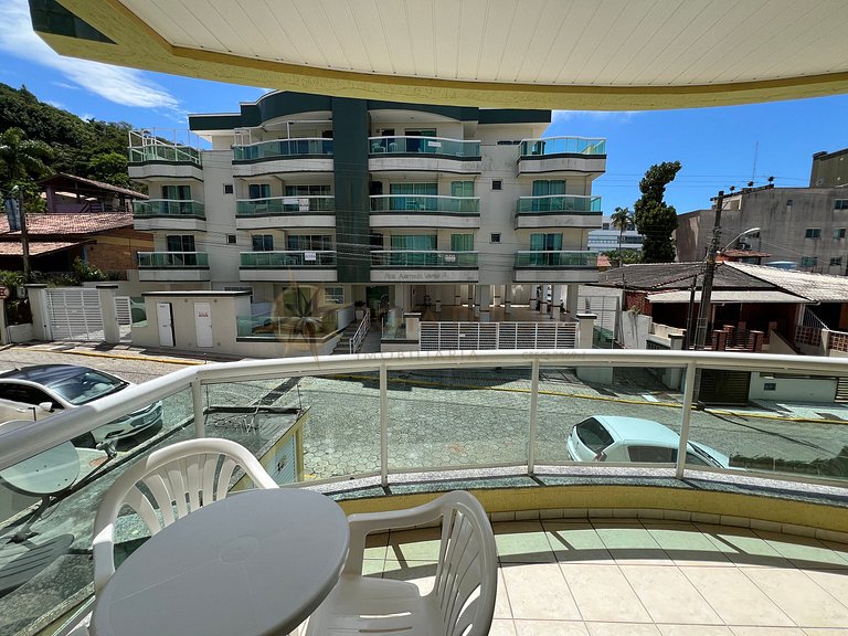 Imóvel com diária econômica na praia de Bombinhas.