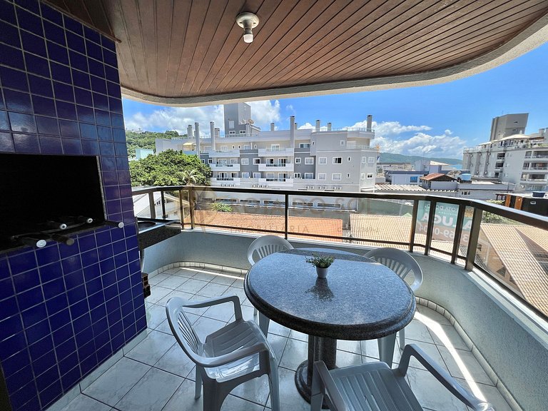 Apartamento com diária econômica na praia de Bombinhas - SC