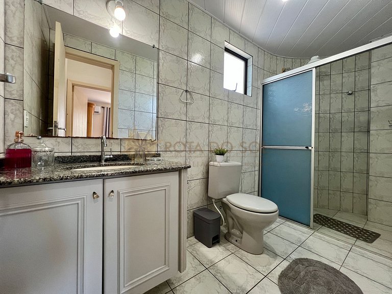 Apartamento com diária econômica na praia de Bombinhas - SC