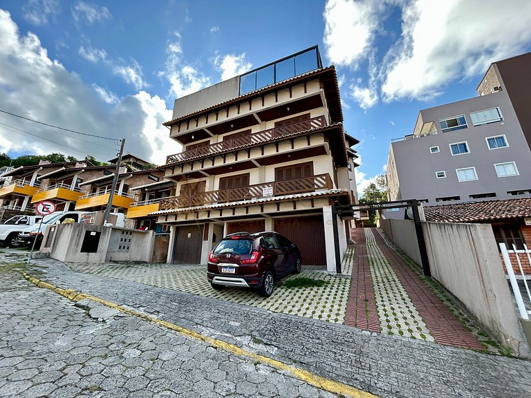 Apartamento para alugar em Bombinhas com piscina