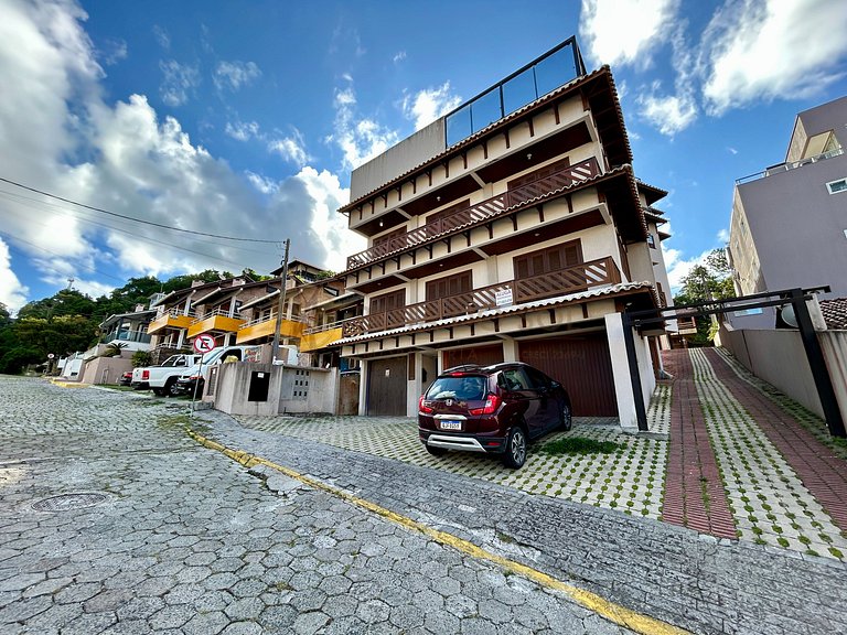 Apartamento para alugar em Bombinhas com piscina