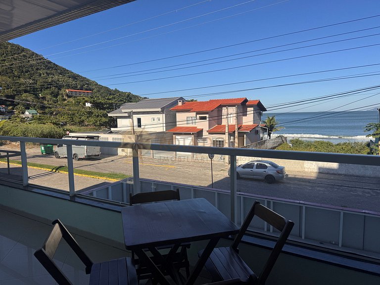 076 - Apartamento com 3 dormitórios em Quatro Ilhas, vista p