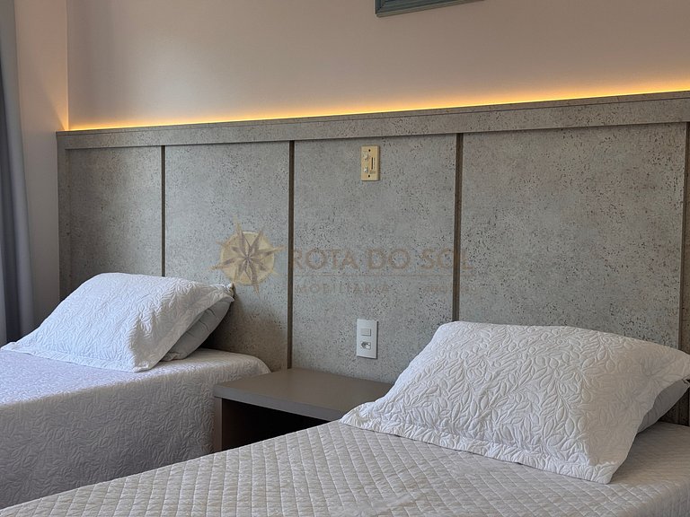 076 - Apartamento com 3 dormitórios em Quatro Ilhas, vista p