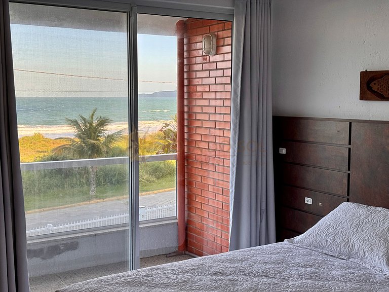 Casa em condomínio de frente para a praia de Quatro Ilhas, e