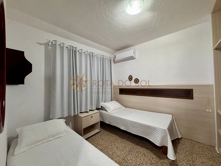 Casa em condomínio de frente para a praia de Quatro Ilhas, e