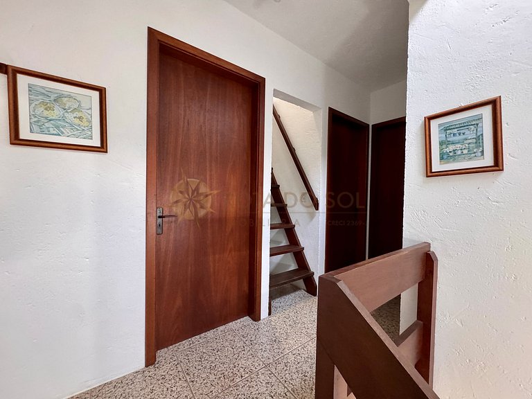 Casa em condomínio de frente para a praia de Quatro Ilhas, e