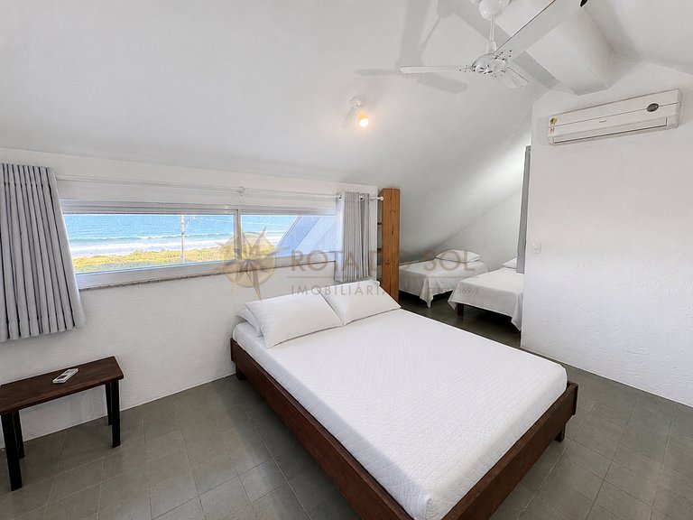 Casa em condomínio de frente para a praia de Quatro Ilhas, e