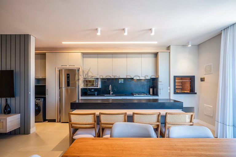 Leme 208 – Apartamento novíssimo a poucos metros do mar em B