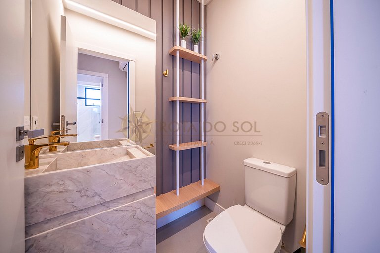 Leme 106 – Apartamento novíssimo a poucos metros do mar em B