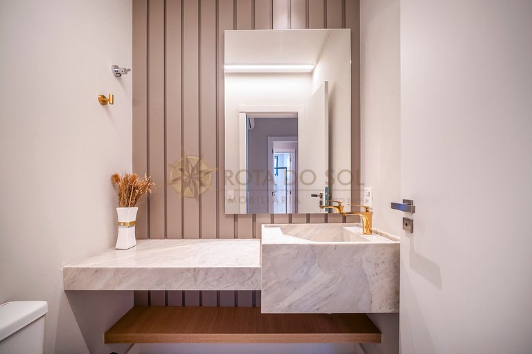 Leme 107 – Apartamento novíssimo a poucos metros do mar em B