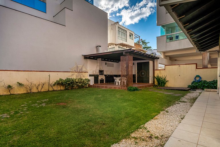 Casa para Temporada na Praia de Mariscal | 4 Quartos, Jardim