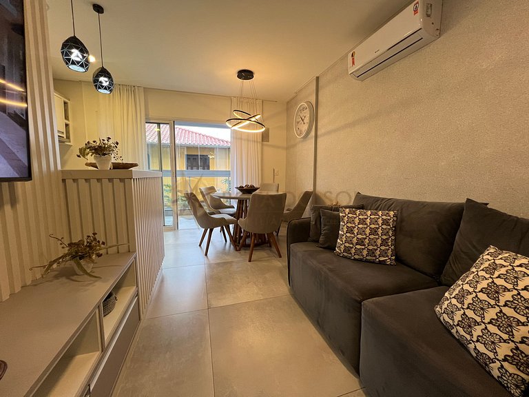 022 - Apartamento com Piscina Frente Mar