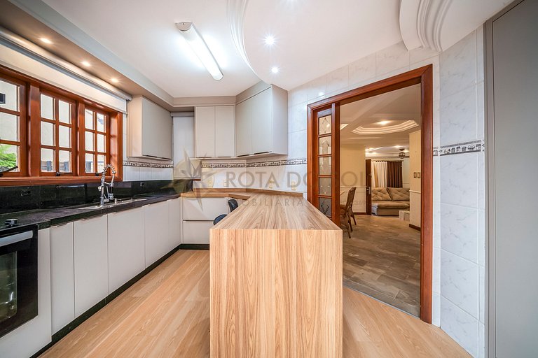 Casa em Canto Grande | 4 quartos e hidromassagem