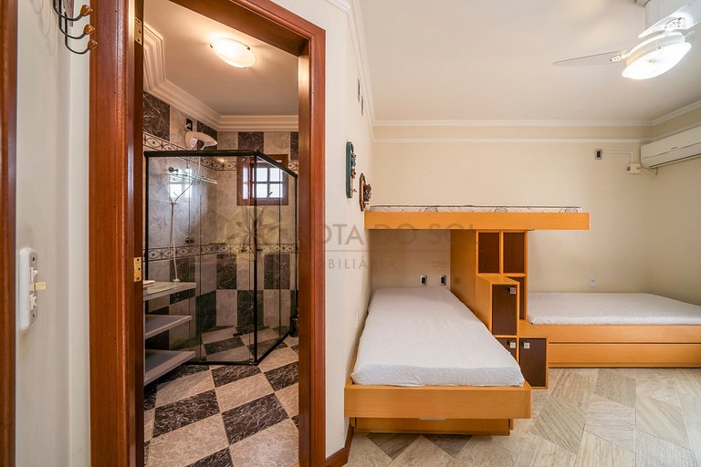 Casa em Canto Grande | 4 quartos e hidromassagem