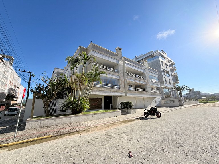 Aproveite Mariscal: Apartamento a 100m do Mar com Conforto e
