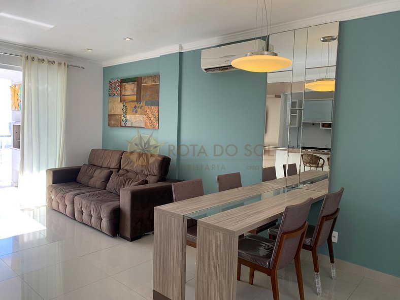 Apartamento com piscina e vista mar para alugar em Bombinhas