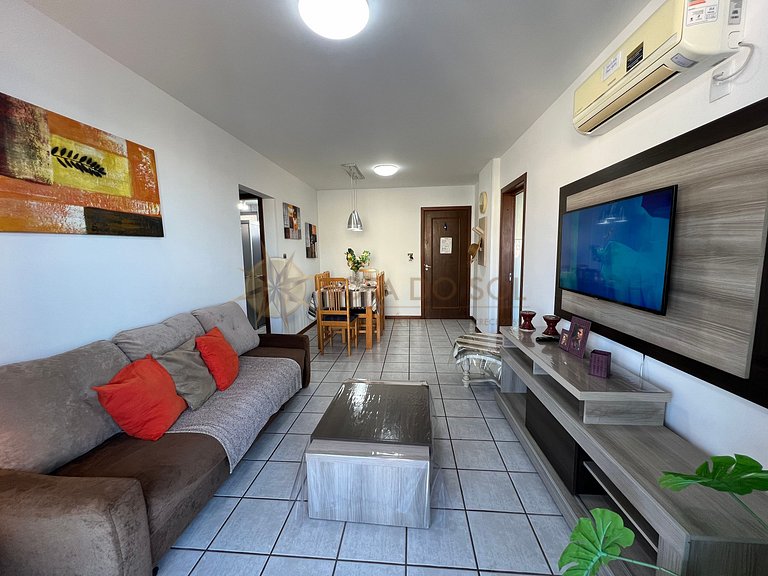 Apartamento na praia de Bombas com excelente localização.