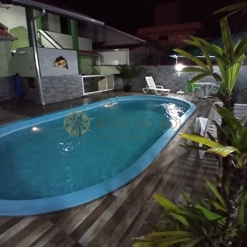 Casa para aluguel com piscina para 10 pessoas Bombinhas