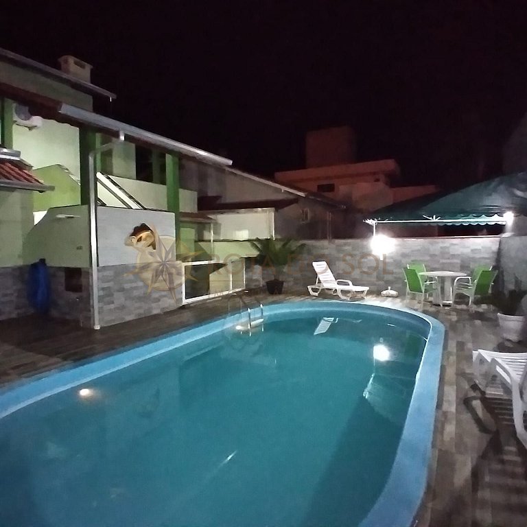 Casa para aluguel com piscina para 10 pessoas Bombinhas