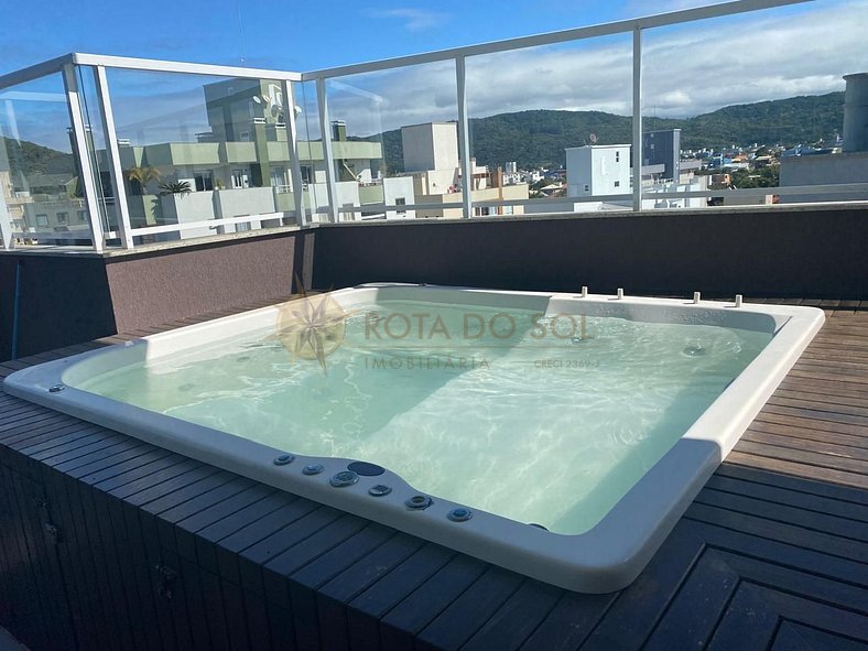 Cobertura com jacuzzi para 8 pess. praia de Bombas Bombinhas