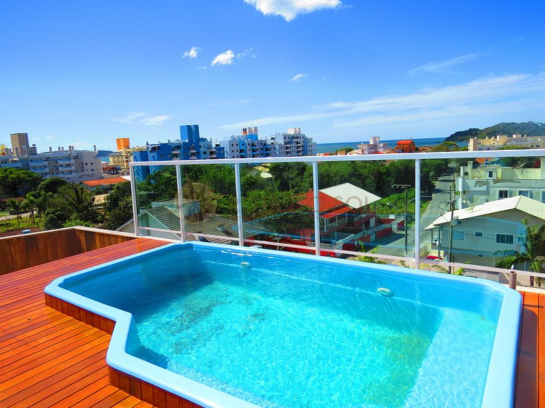 Cobertura com piscina para alugar em Bombinhas na temporada